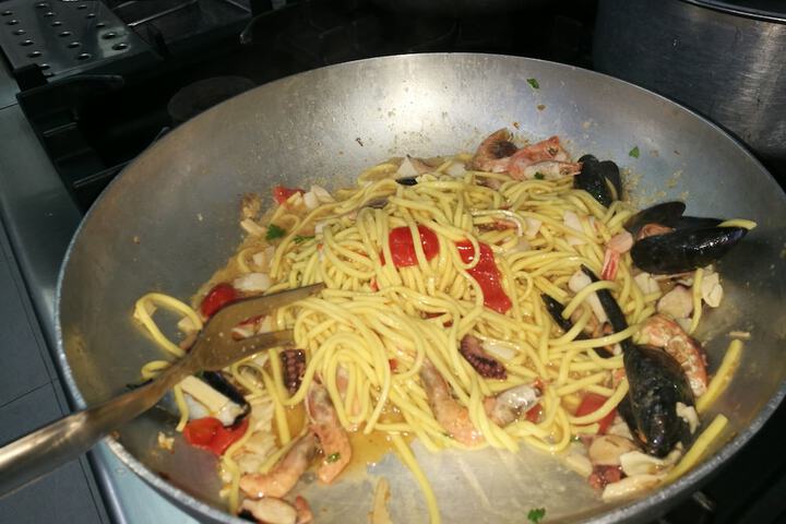 Dining 27 of 60