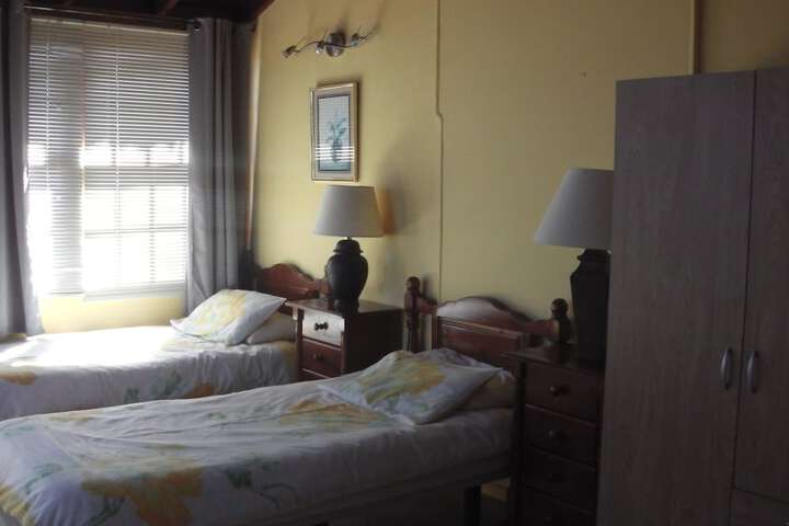 Room 11 of 33