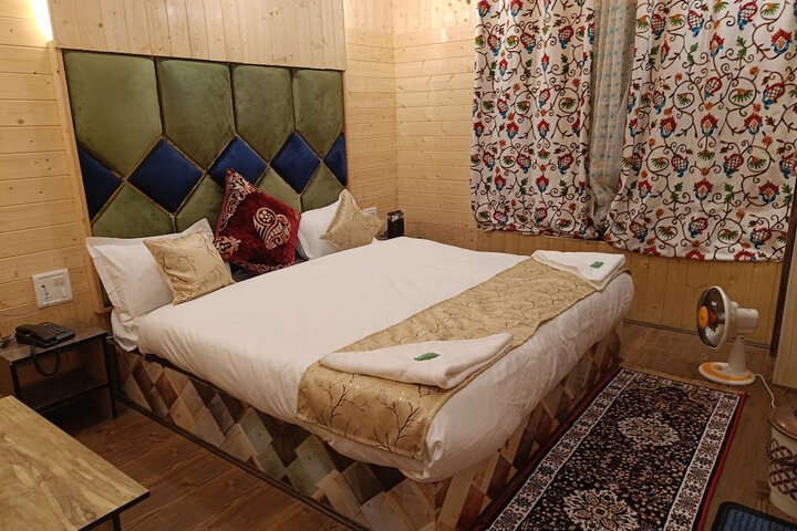 Room 24 of 68
