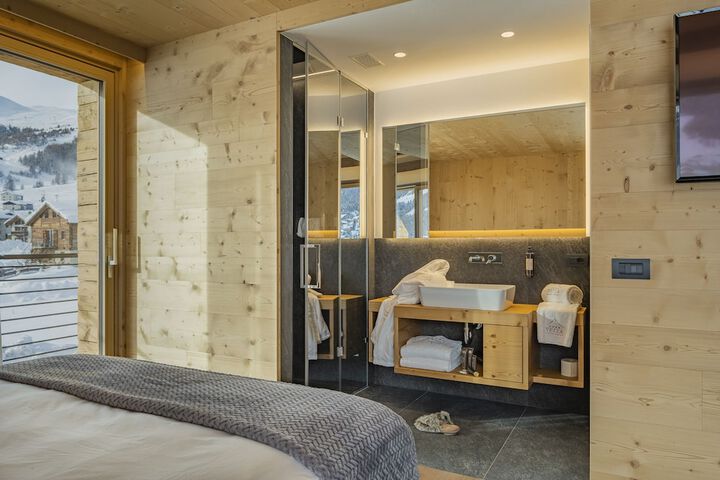 Room 47 of 127