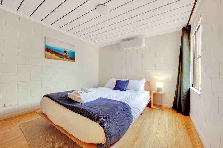 Room 9 of 46