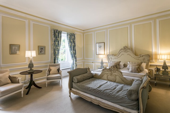 Room 25 of 117