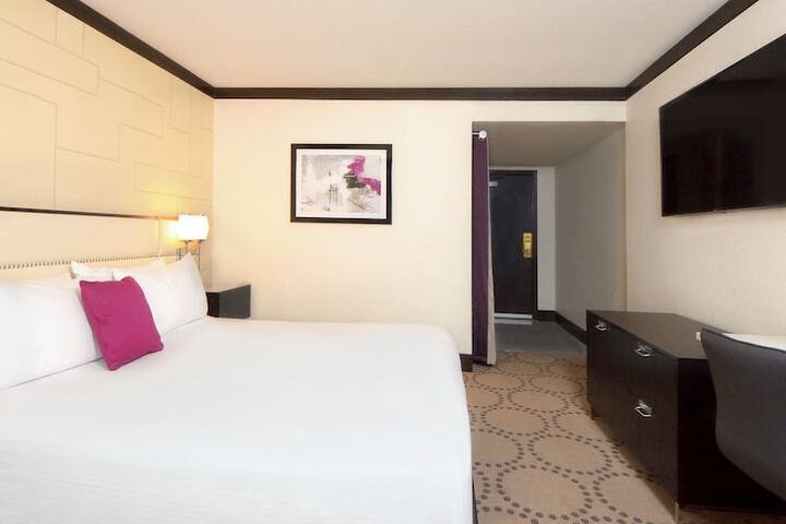 Room 12 of 105
