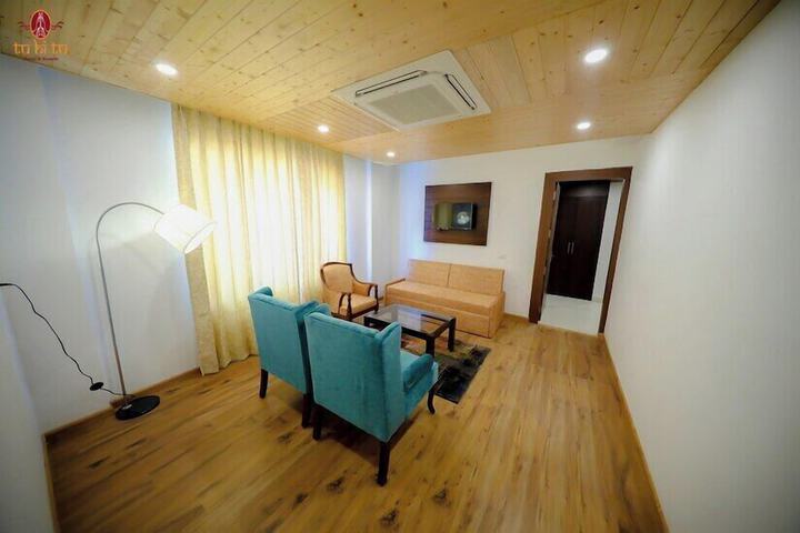 Room 19 of 34