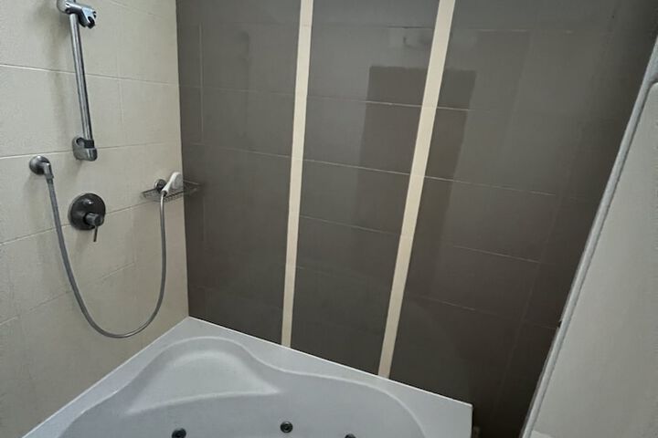 Room 15 of 26