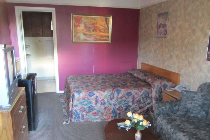 Room 2 of 12
