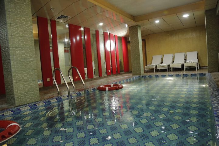 Hotel with Pool