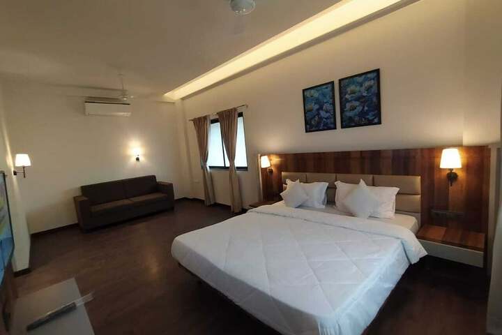Room 5 of 27