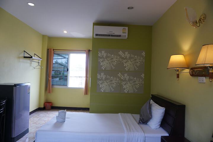Room 8 of 40