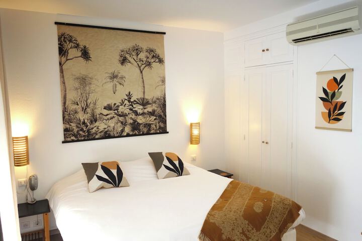 Room 9 of 52