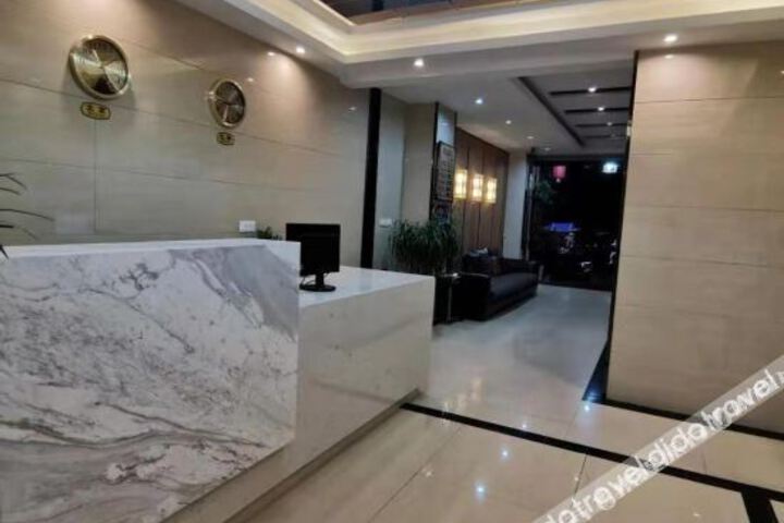 Hotel Interior 11 of 26