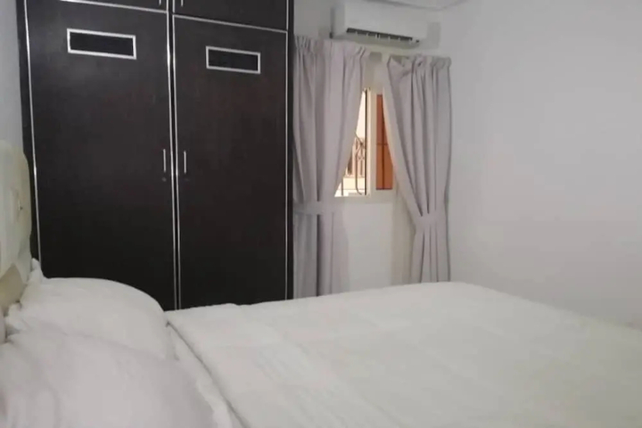 Room 6 of 17