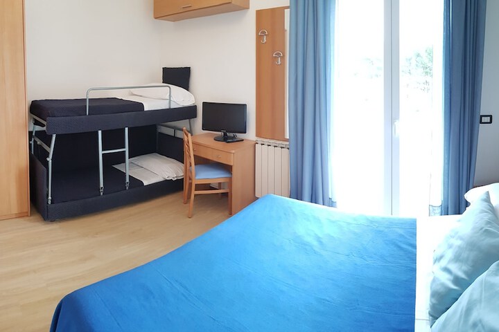 Room 18 of 73