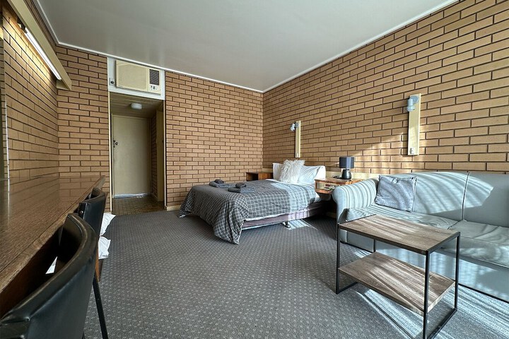Room 28 of 45