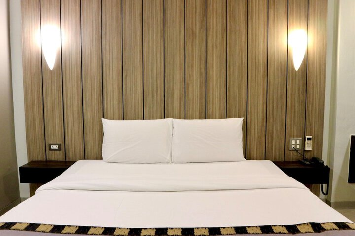 Room 8 of 30