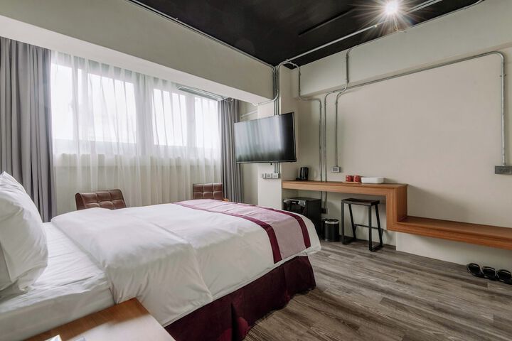 Room 35 of 66