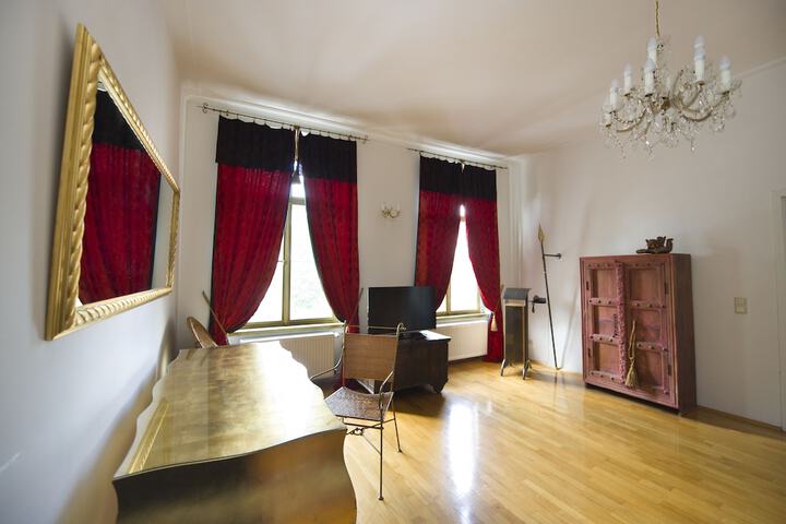Room 6 of 50