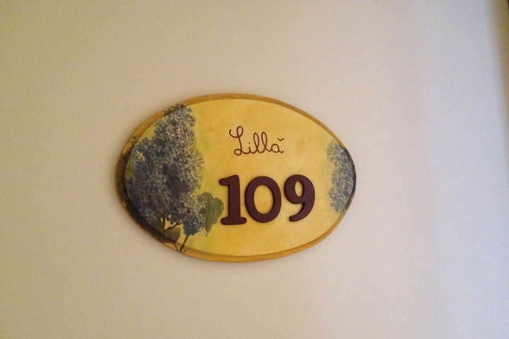 Room 11 of 120
