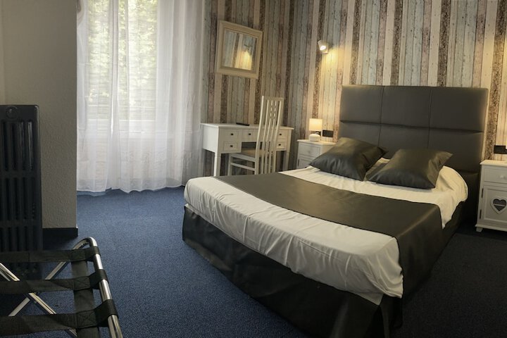 Room 19 of 37