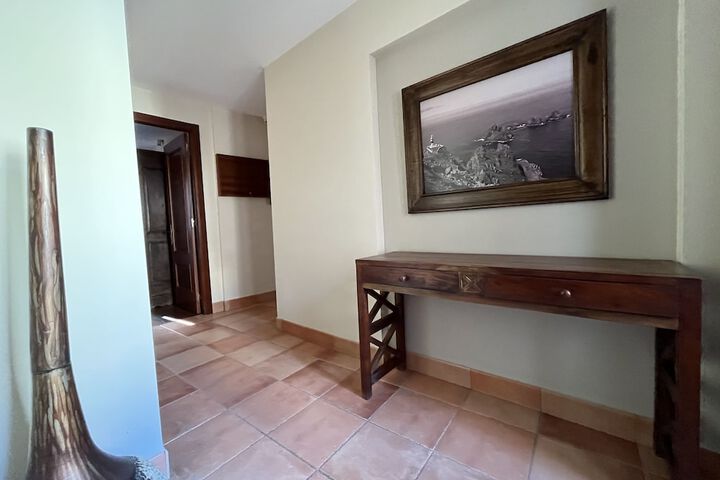 Ballroom/Hall 74 of 95
