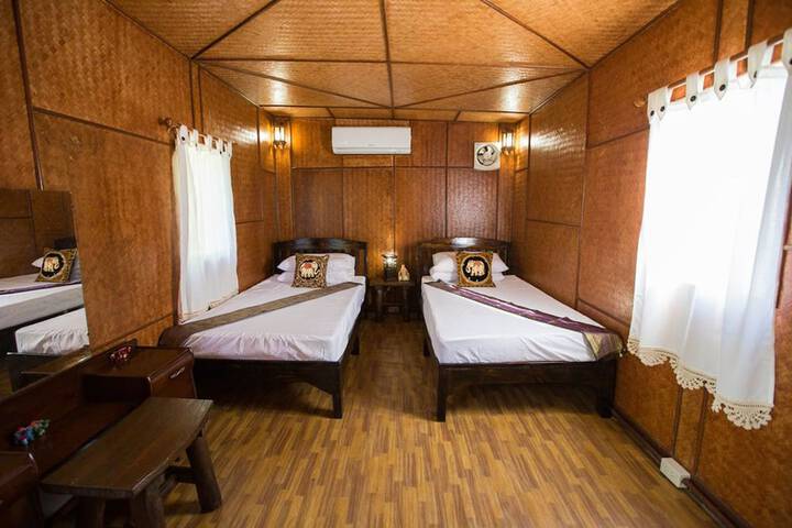 Room 9 of 27