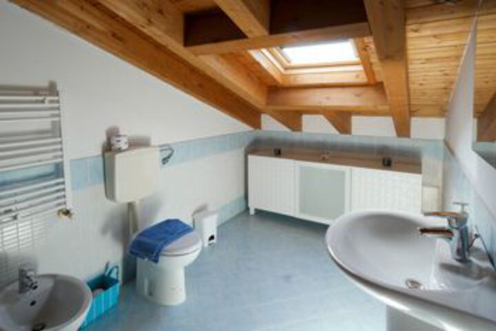 Room 4 of 31