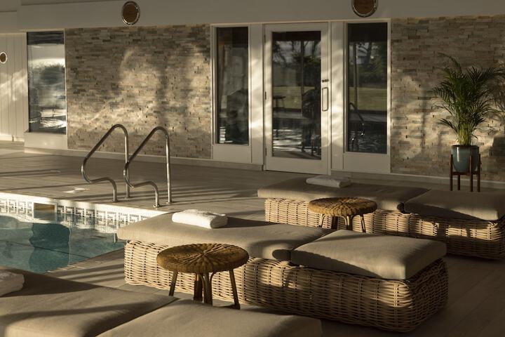 Pool Hotel