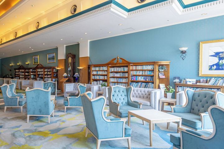 Hotel Lobby