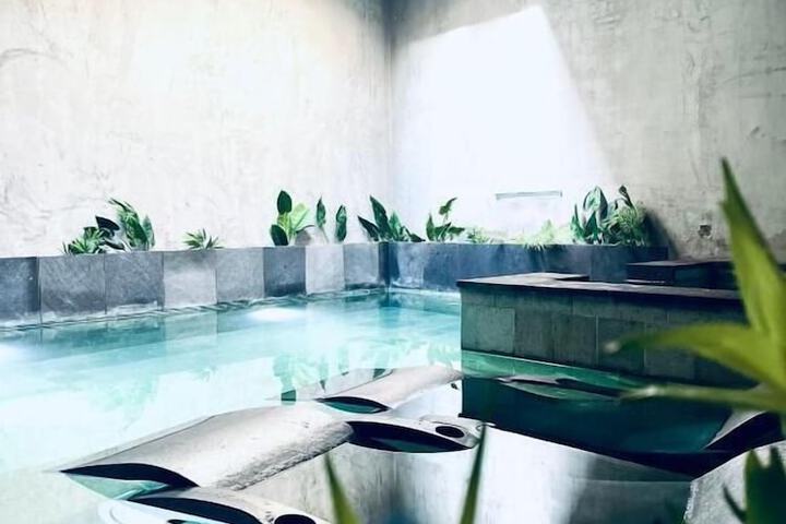 Pool 83 of 97