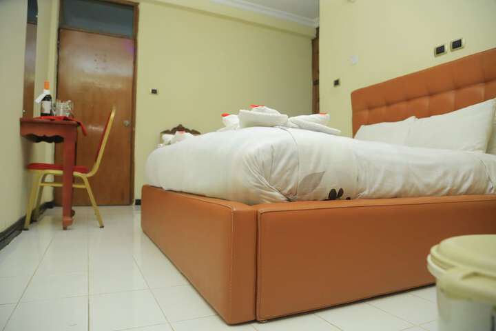 Room 14 of 60