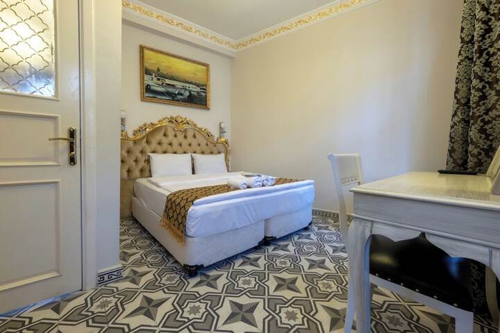 Room 26 of 67
