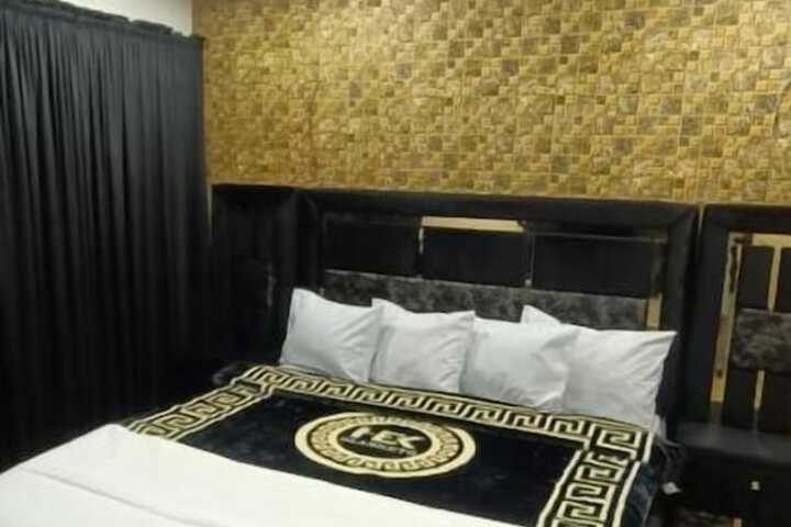 Room 14 of 34