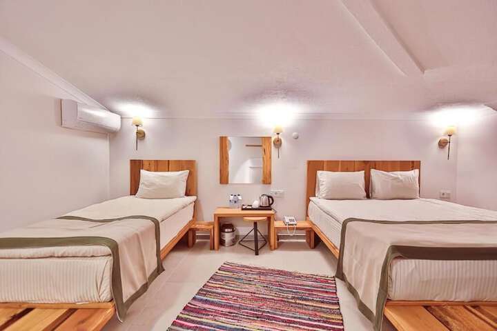 Room 14 of 27