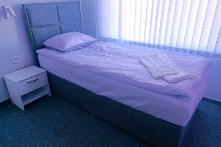 Room 2 of 30
