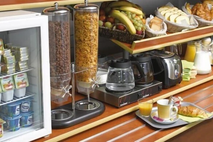 Breakfast/Coffee Service 6 of 10
