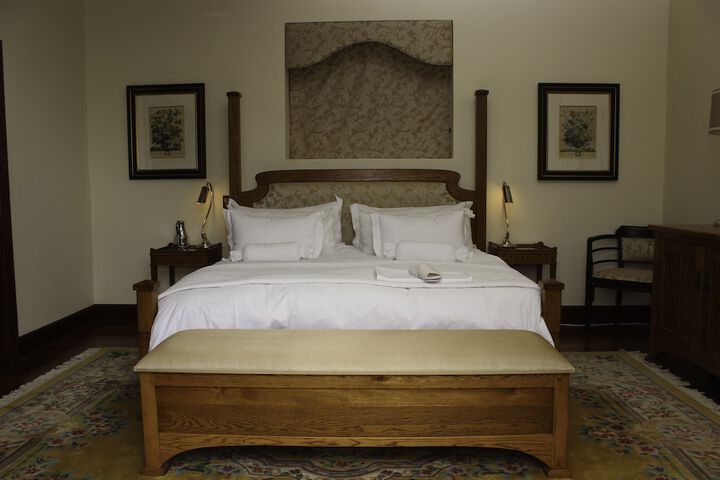 Room 12 of 48