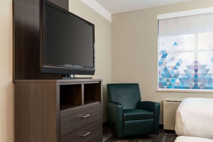 2 Double Beds (6 of 14)