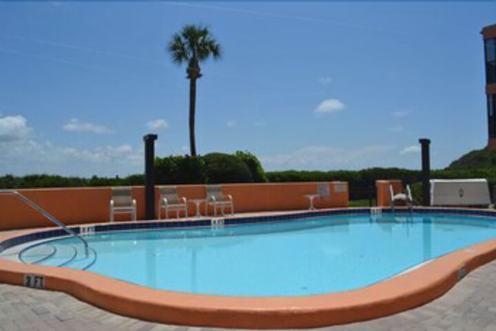 Pool 41 of 72