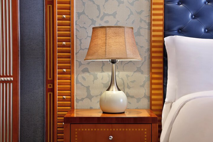Room 16 of 110