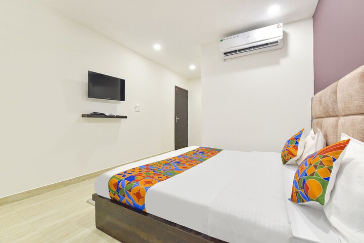 Room 20 of 34