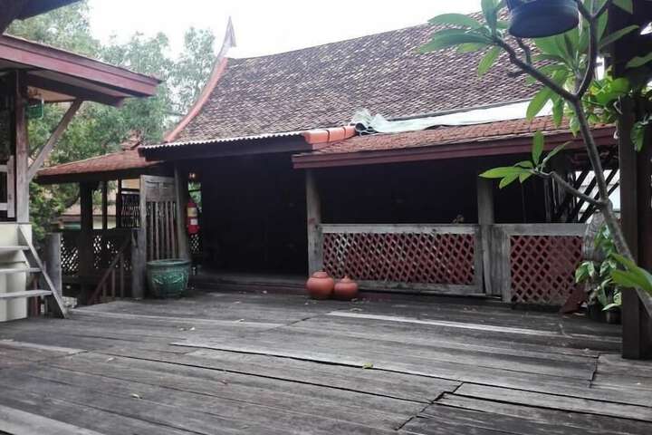 Hotel Entry
