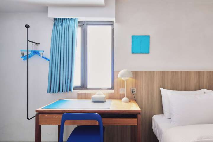 Room 26 of 95