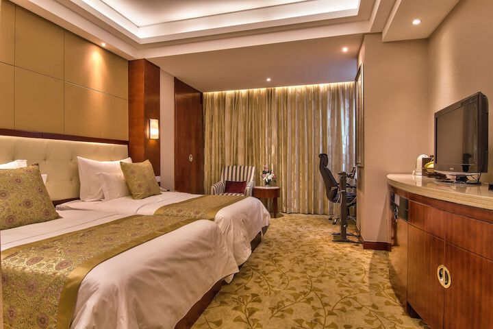 Room 10 of 45