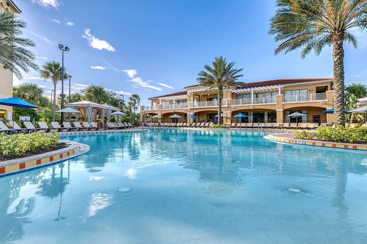 Hotel Exterior 31 of 31