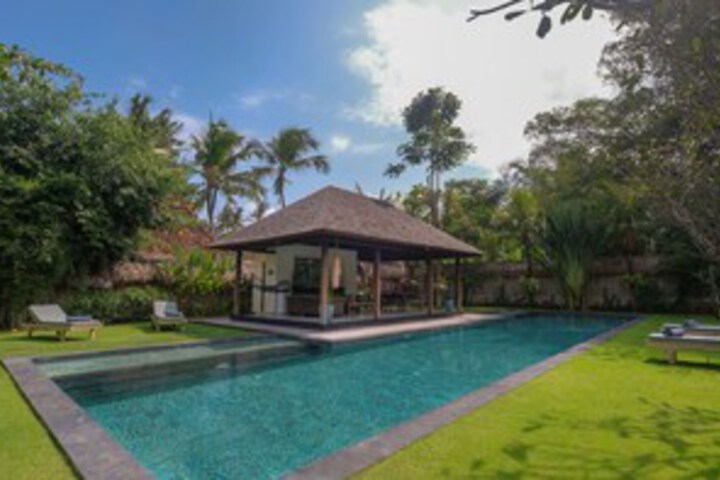 Pool 19 of 33