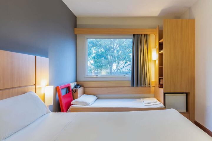 Room 13 of 70
