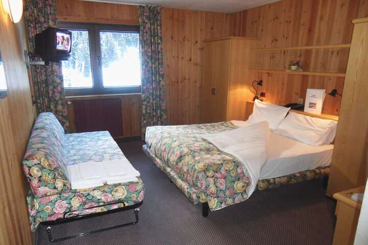 Room 11 of 52