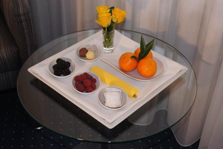 Dining 30 of 45