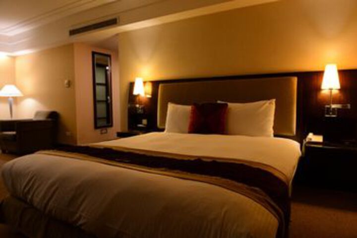 Room 34 of 82