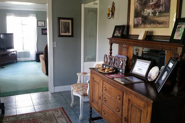 Guest Lobby